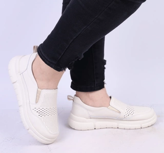 Lekkie beżowe półbuty damskie płaskie ze skóry naturalnej  Jezzi